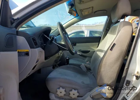 2007 Hyundai Accent Gls z USA, uszkodzony, nr VIN KMHCN46C17U148695